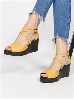 Босоножки на выход и на каждый день